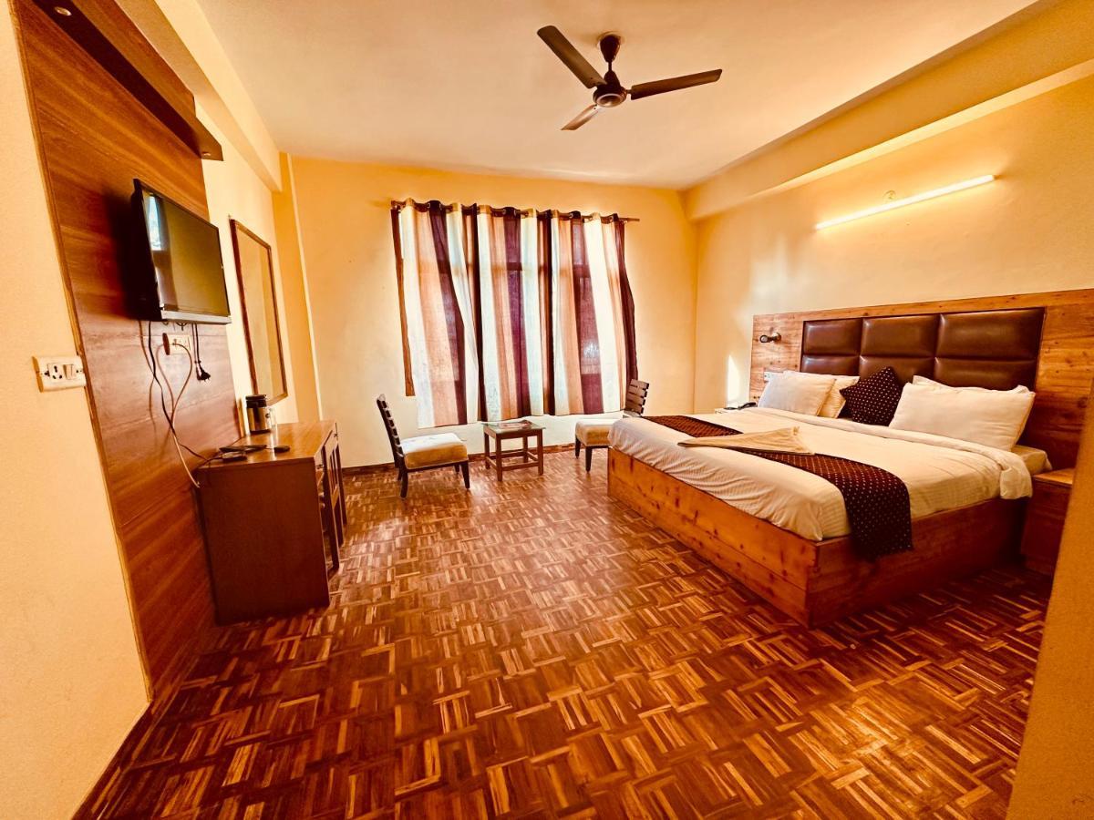 Hotel Grand Kalinga - Near Volvo Bus Stand Manali Екстериор снимка