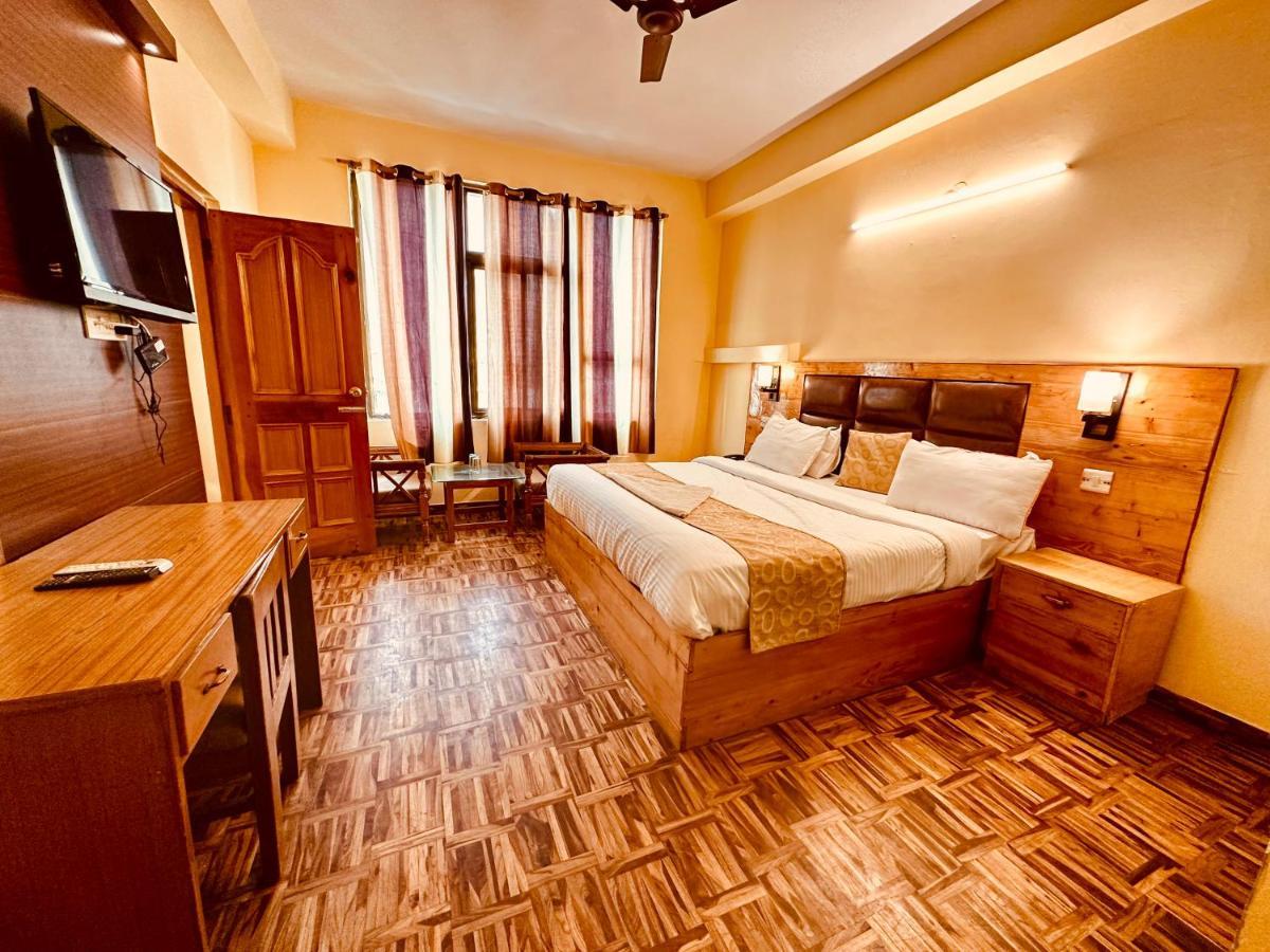 Hotel Grand Kalinga - Near Volvo Bus Stand Manali Екстериор снимка