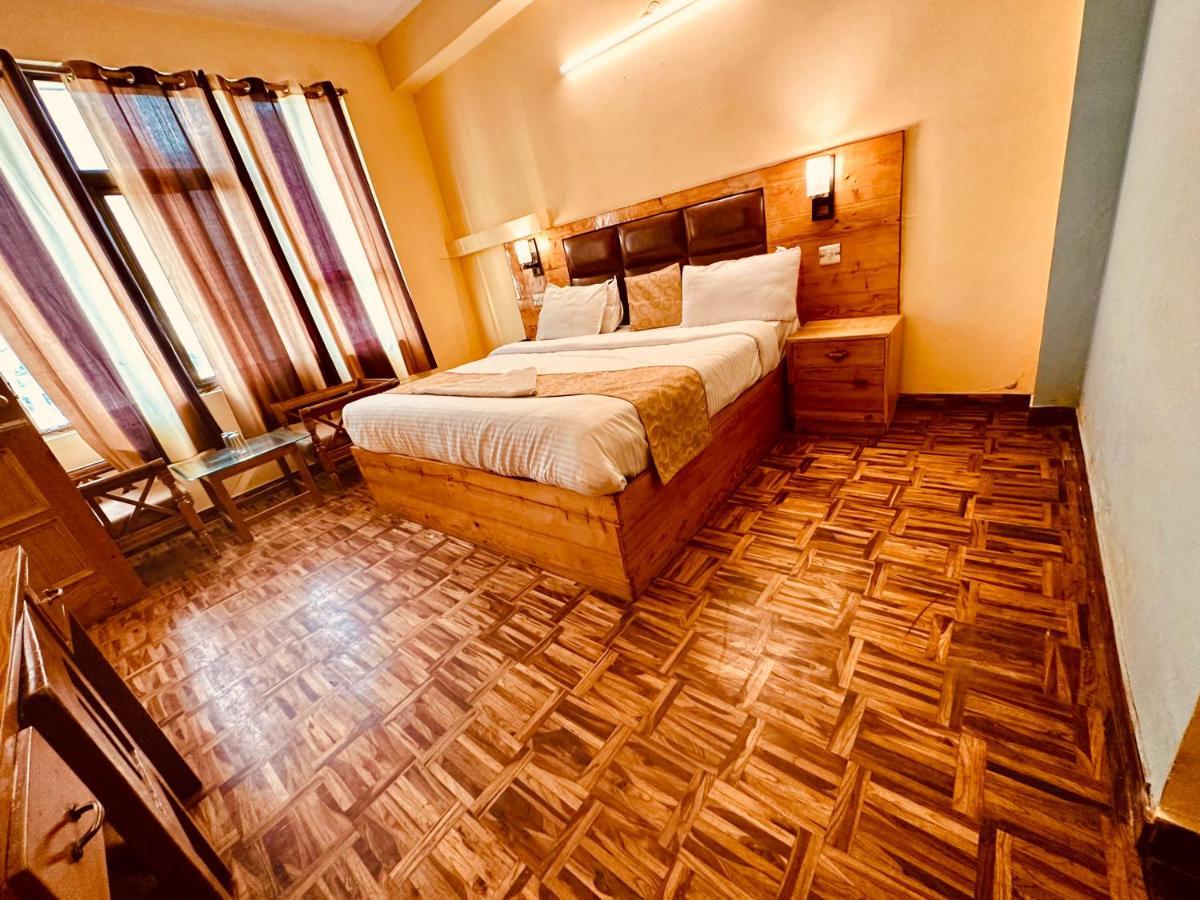 Hotel Grand Kalinga - Near Volvo Bus Stand Manali Екстериор снимка