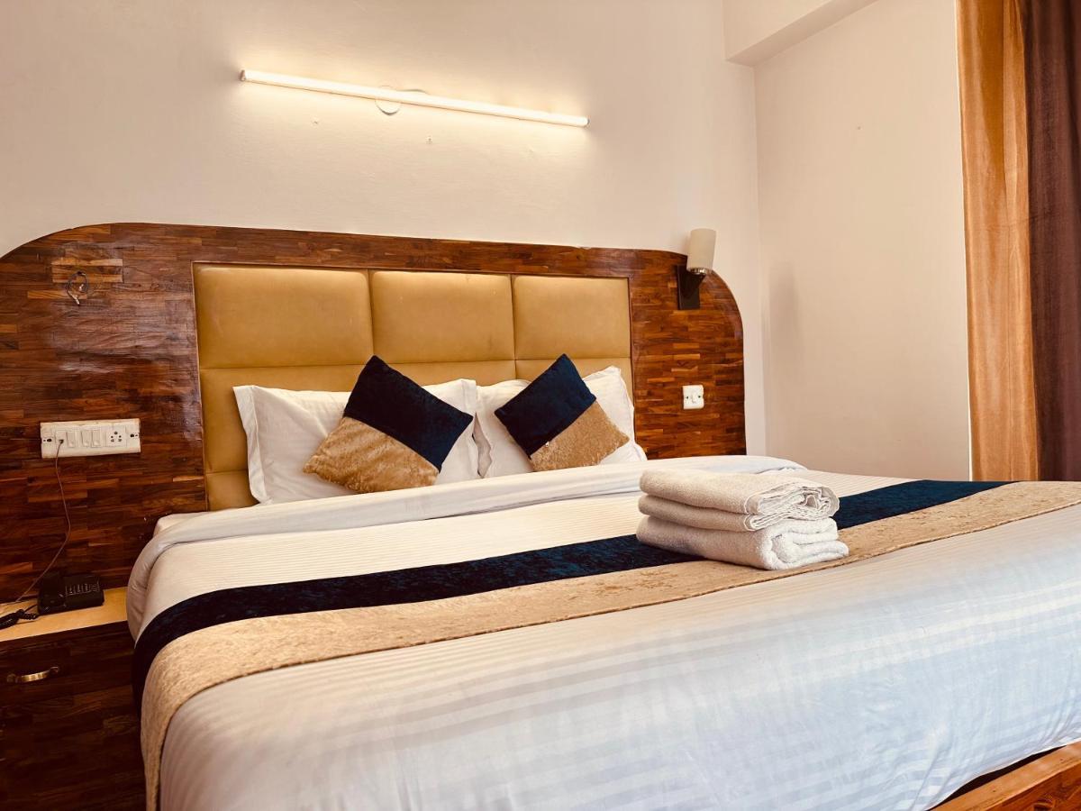 Hotel Grand Kalinga - Near Volvo Bus Stand Manali Екстериор снимка