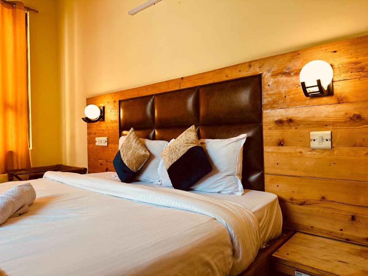 Hotel Grand Kalinga - Near Volvo Bus Stand Manali Екстериор снимка